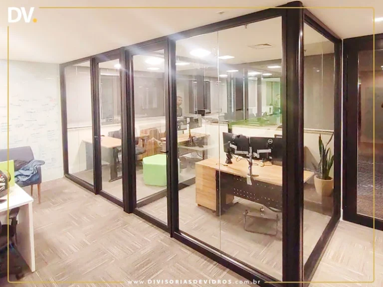 divisórias de vidro com alumínio